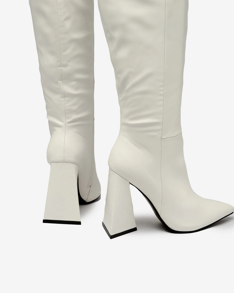 Royalfashion Белые женские сапоги на тройном каблуке Lebrabi