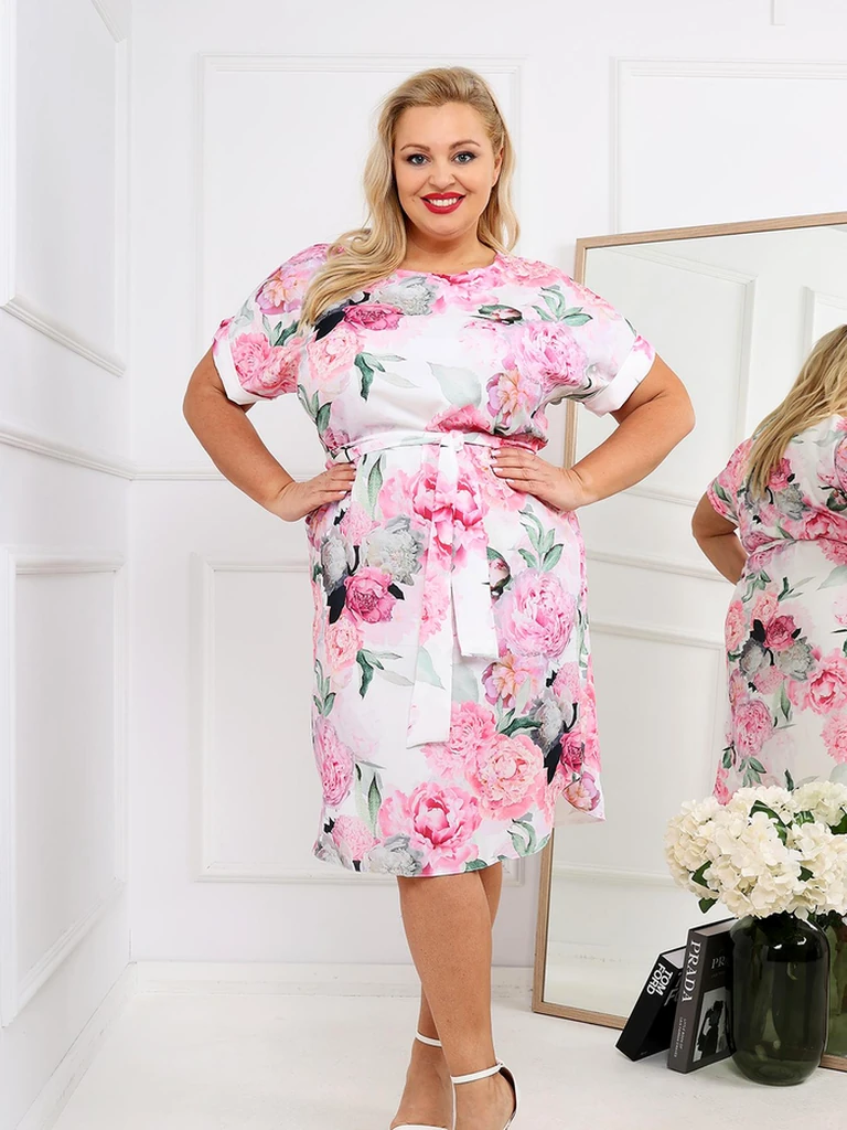 Женское платье до колена с короткими рукавами и розовым бантом