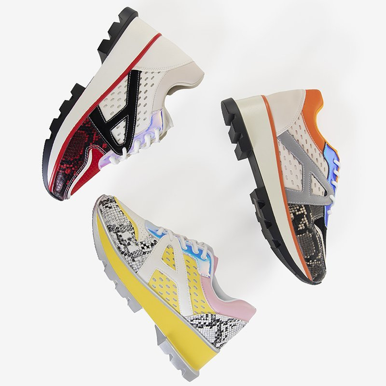 Moteriški balti ir geltoni sportbačiai su spalvotais intarpais Bumba - Avalynė