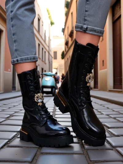 Женские ankle boots из лаковой экокожи Tesiolle