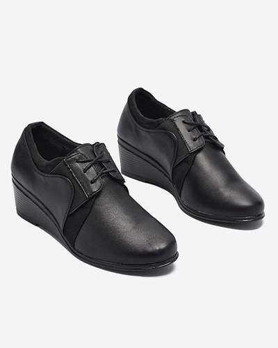 Черные женские туфли на танкетке со шнуровкой - Туфли