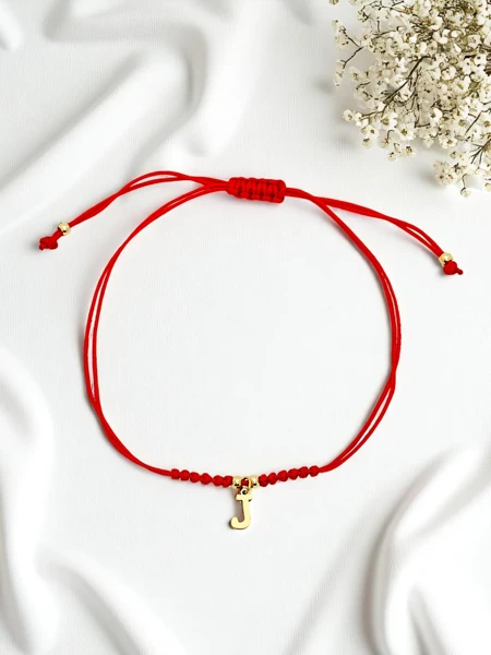 Женский браслет с буквой J