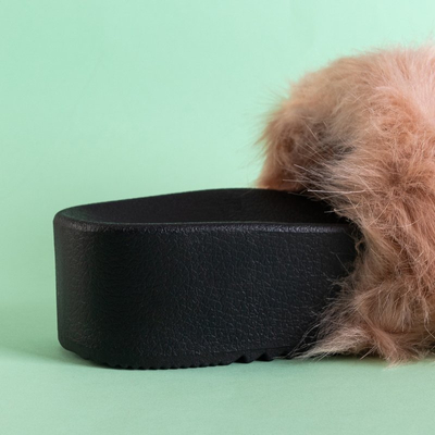 Tamsiai rožinės moteriškos platforminės šlepetės su kailiu Lorina - Avalynė