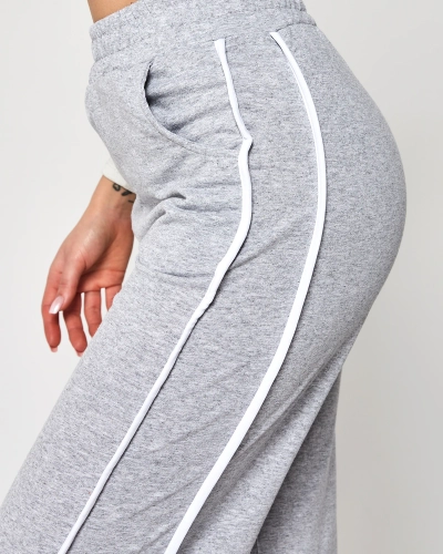 Женские серые широкие треники с полосками - Одежда