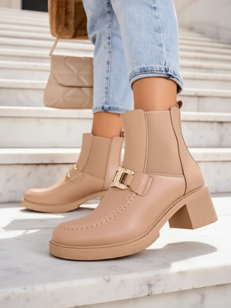 Женские ботинки Royalfashion на низком каблуке Ewios