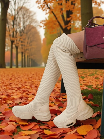 Ilgi moteriški užtraukiami ilgaauliai su storu padu Ravmora