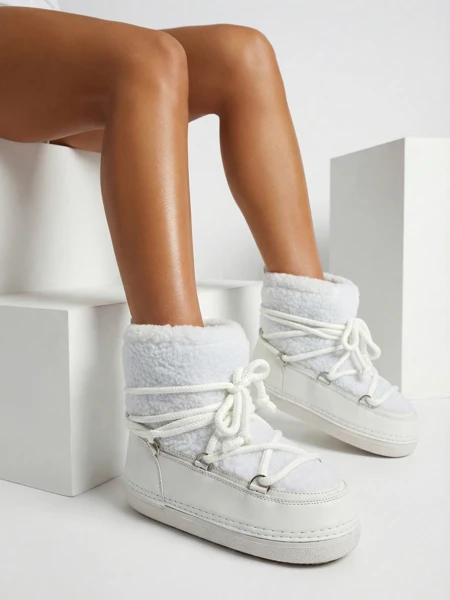 Moteriški sniego batai su kailiuku Uvella