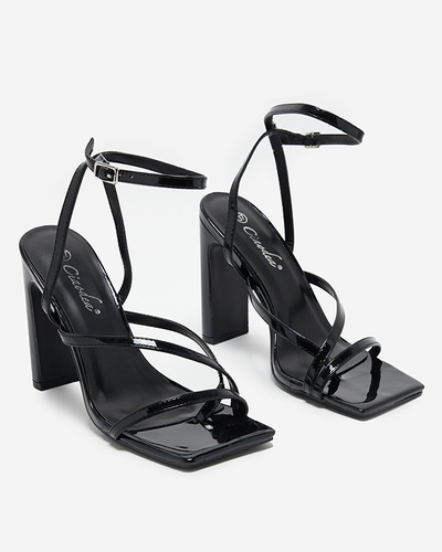 Moteriškos juodos lakuotos basutės ant Ganos posto - Avalynė