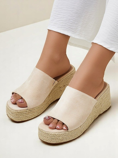 Royalfashion Женские босоножки на танкетке Erli Erli