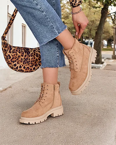 Royaliosios Moters kreipikliai Savbery