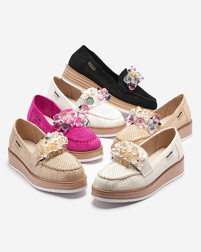 Кремовые женские мокасины с декоративными кристаллами Liscutio- Footwear