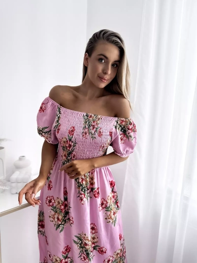 Moteriška rožinė midi suknelė su gėlių raštais - Apranga