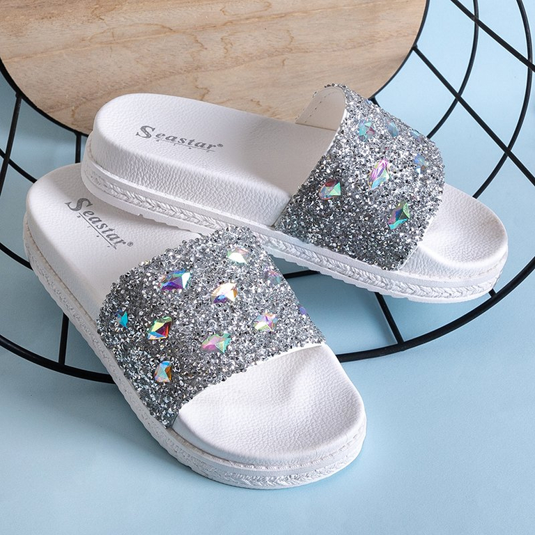 Baltos moteriškos šlepetės su „Sailor“ kubiniu cirkoniu - Avalynė