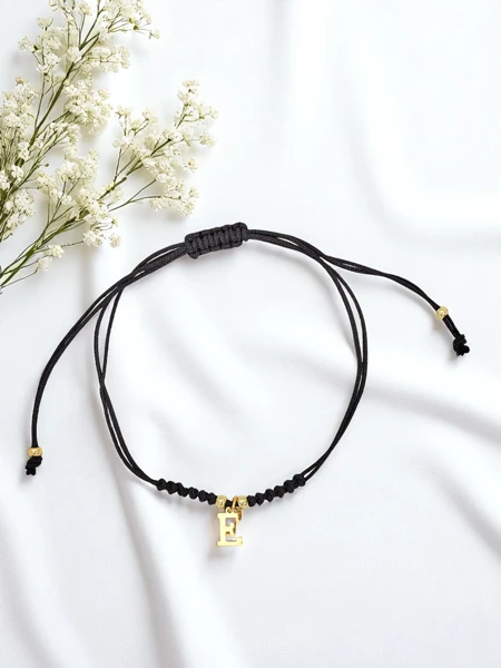 Moteriška apyrankė su raide E