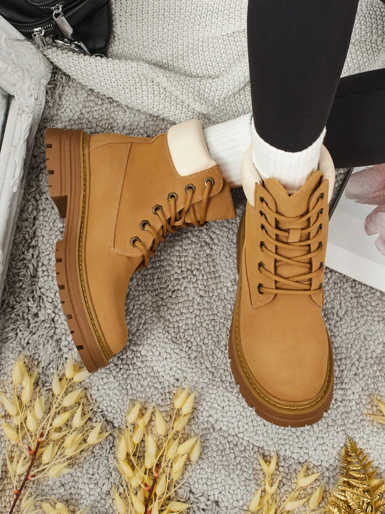 Moteriški aulinukai Avienne