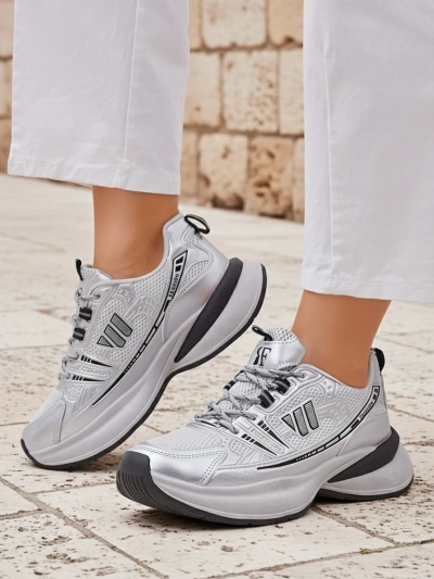 Спортивные кроссовки Royalfashion для женщин на толстой подошве Roality