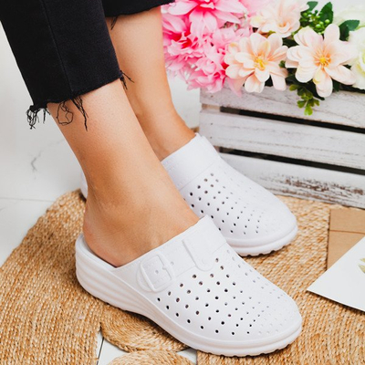 Białe gumowe klapki Sardo - Obuwie