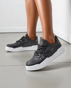 juodas