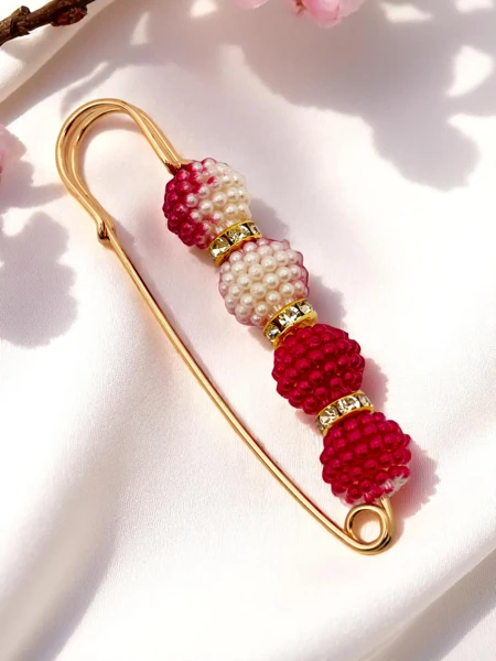 Декоративная женская брошь с жемчугом Four Pearls