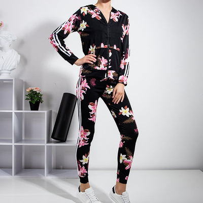 Женский спортивный комплект с рисунком - Одежда