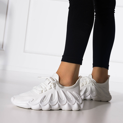 Белые женские кроссовки Octapiso