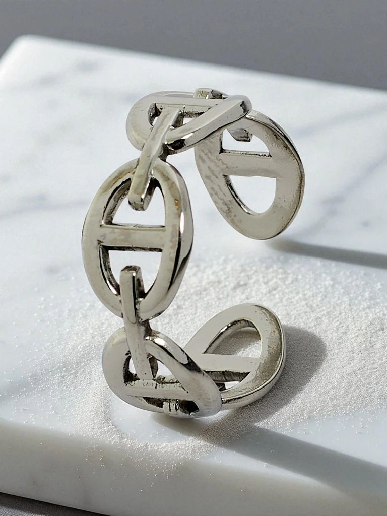 Apyrankė „Dolce Vita“ su dekoratyviniais pakabukais