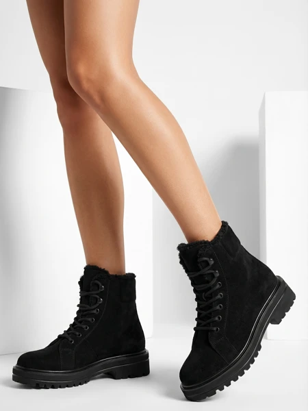 Karališka moteriška bateliai su sagomis Vesot