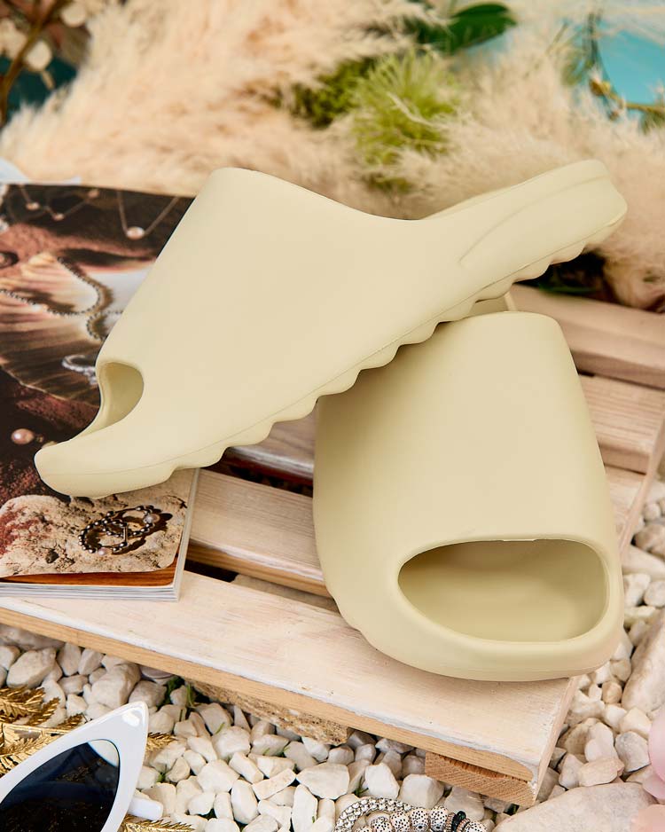 Royalfashion Женские резиновые шлепанцы Getter