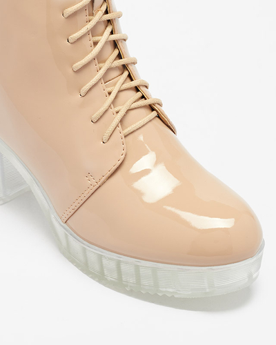 Бежевые женские лакированные ботильоны на каблуке Idika