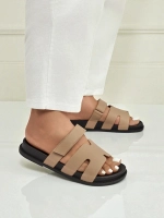 коричневый