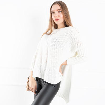 Белый женский свитер oversize