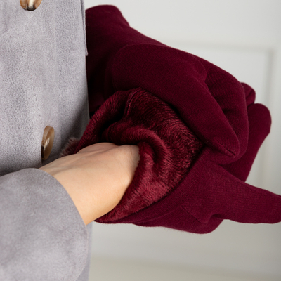 Бордовые женские перчатки с помпоном