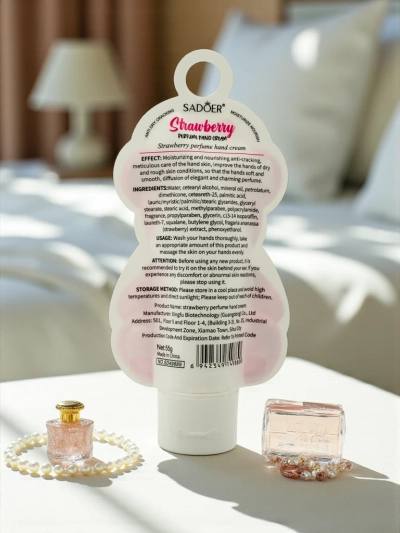 Aurelia Strawberry 50 ml - kvepiantis rankų kremas Mis Teddy pakuotėje