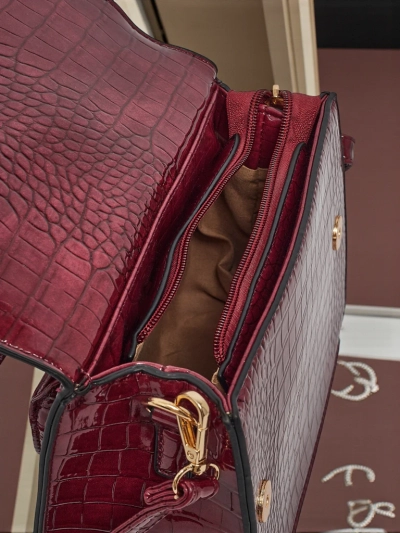 Lakuotas mažas moteriškas rankinukas iš eko odos Veluna