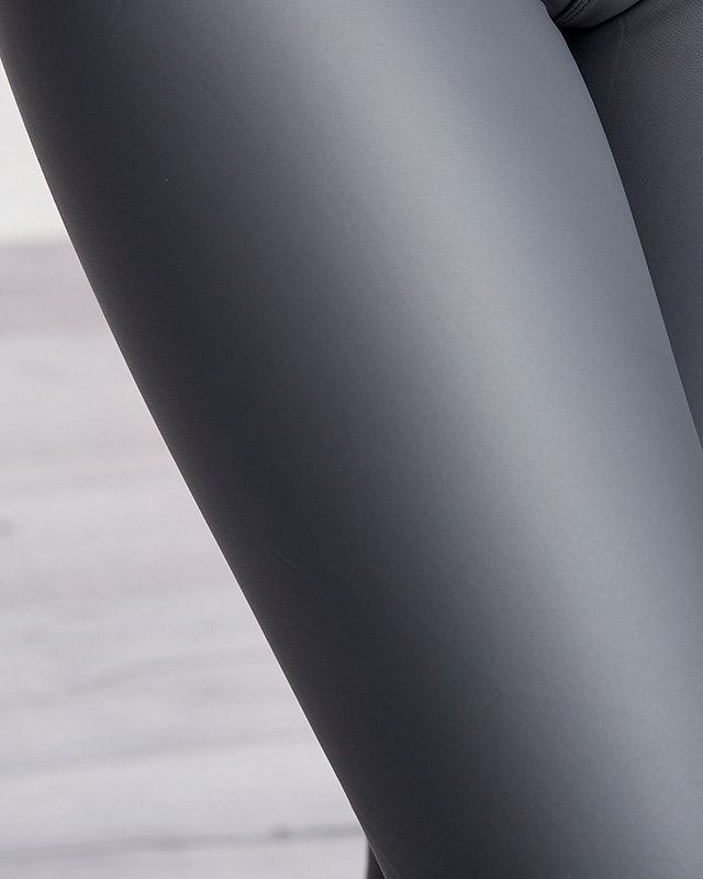 Серые леггинсы с высокой талией