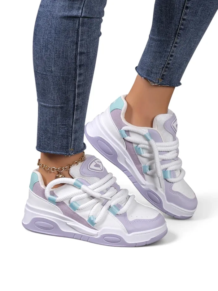 Royalfashion moterų sportiniai sneakeriai su dekoratyviomis nėromis Clesiv