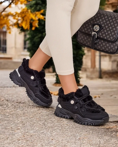Женские утепленные кроссовки Royalfashion Poriomo
