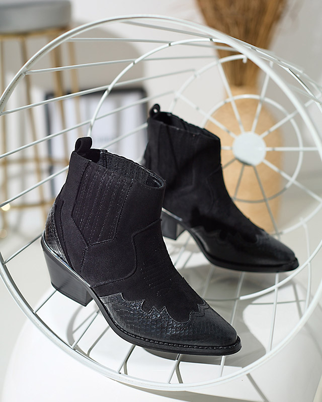 Juodi ekologiški zomšiniai kaubojiški batai ant žemo stulpelio Zirras - Avalynė