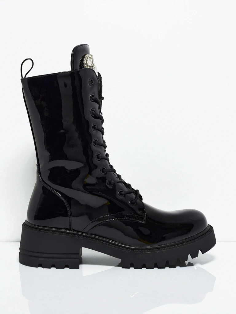 Lakieruoti šnuoruojami moteriški aulinukai Emelune