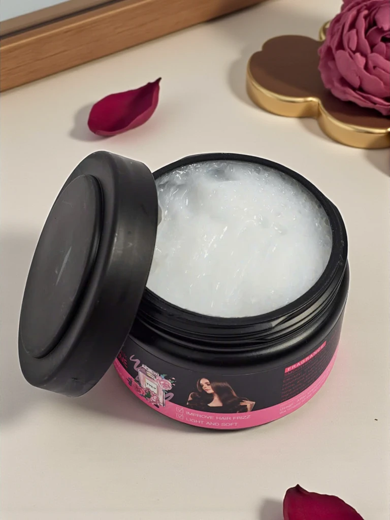 Glotninantis parfumuotas plaukų kondicionierius