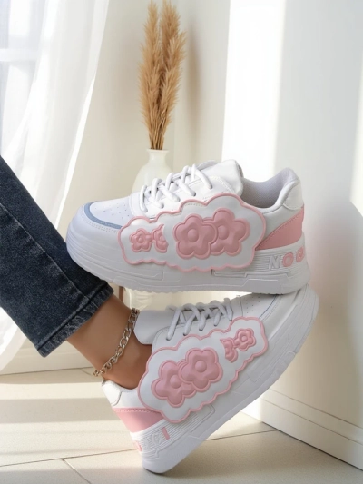 Женские кроссовки Royalfashion с декоративным верхом Nendales