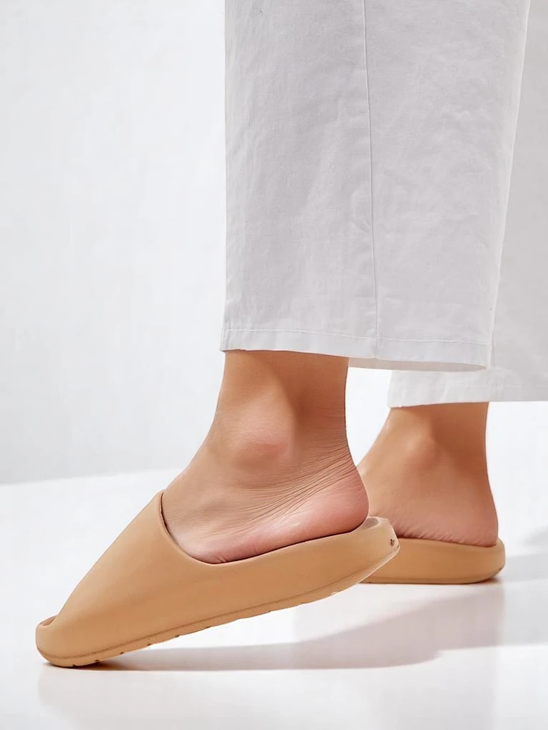 Royalfashion Мужские резиновые шлепанцы Izeld