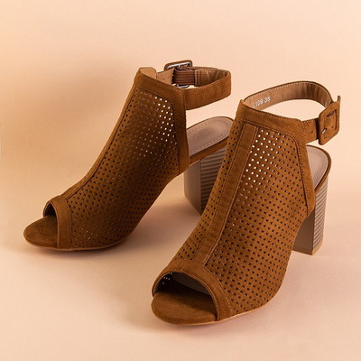 Rudos moteriškos ažūrinės basutės ant „Zira“ stulpo - batai