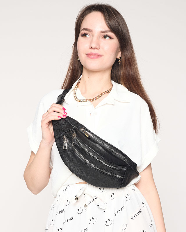 Черная женская сумка на пояс