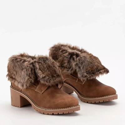 OUTLET Rudi moteriški suvarstomi batai ant žemo stulpelio Kalera - Avalynė