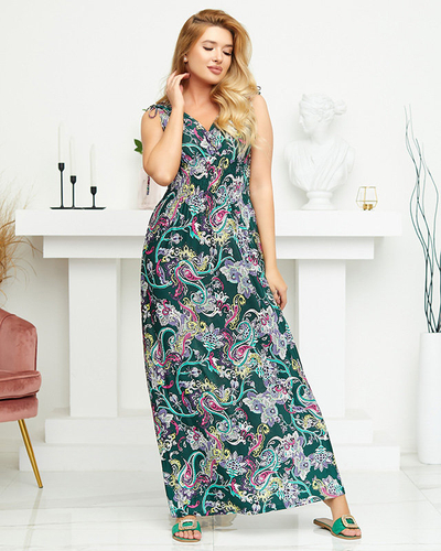 Зеленое женское платье с узором