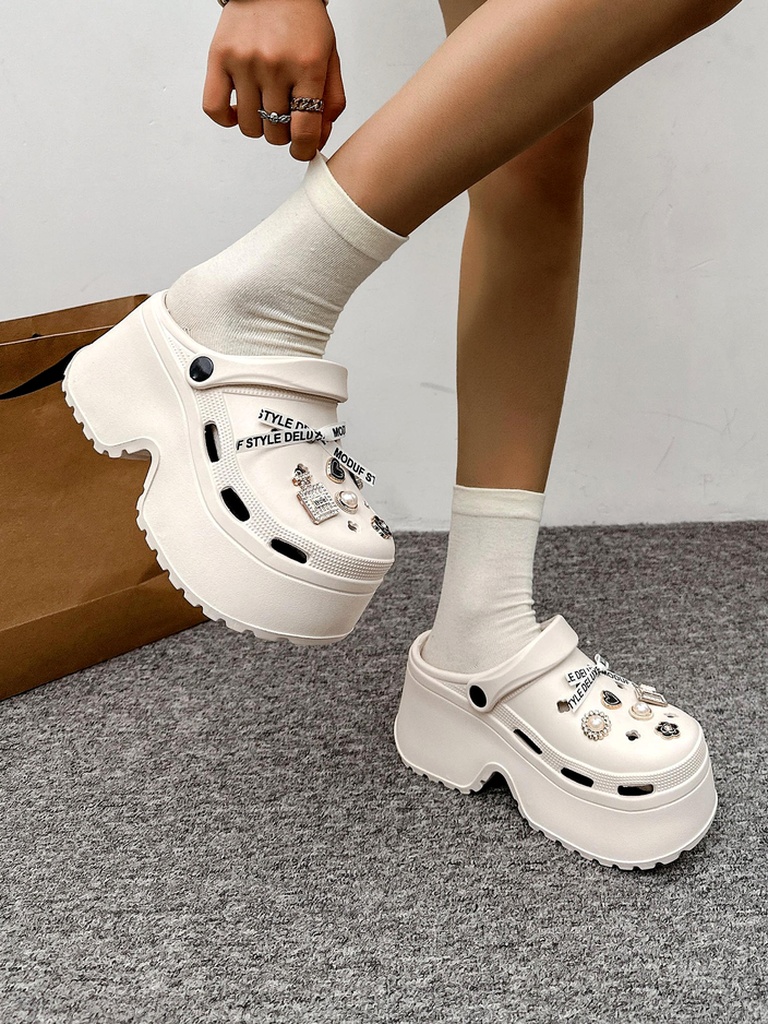 Royalfashion moterų guminių šlepečių su dekoracijomis Dellos