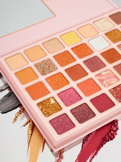 Girl Magic Paletė 35 akių šešėlių su blizgučiais ir matiniais atspalviais Golden Chocolate Fudge
