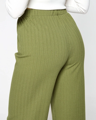 Зеленые женские широкие ребристые брюки - Одежда