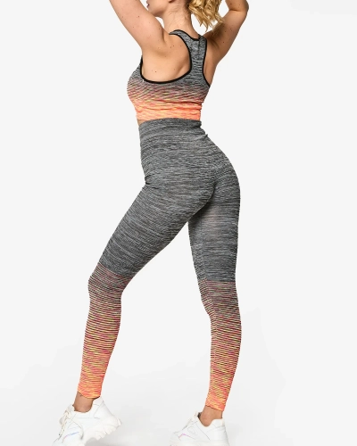 Серый женский спортивный комплект с оранжевыми вставками - Одежда